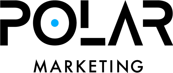 Logo von Polar Marketing mit stilisierten Buchstaben in Schwarz und einem blauen Punkt.
